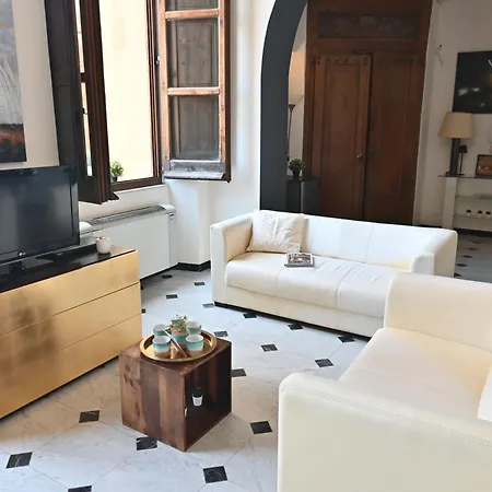 Izzhome Elegance Apartment *