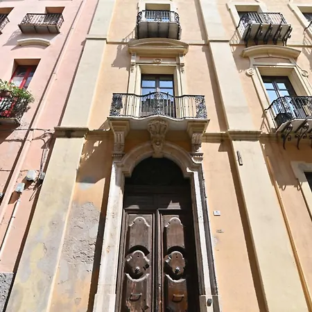 Izzhome Elegance Apartment *